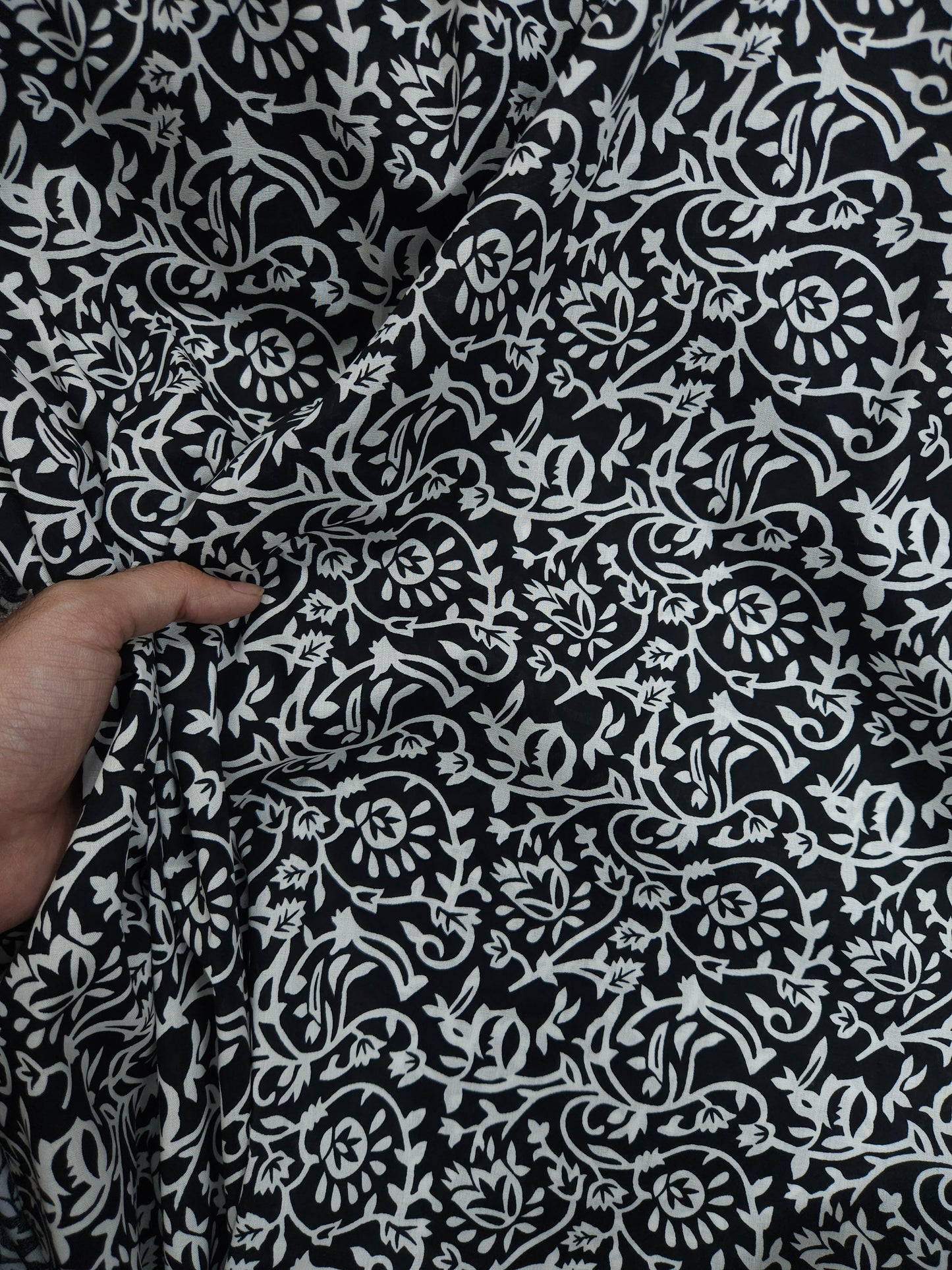 Monochrome Floral Border Print Poplin Fabric