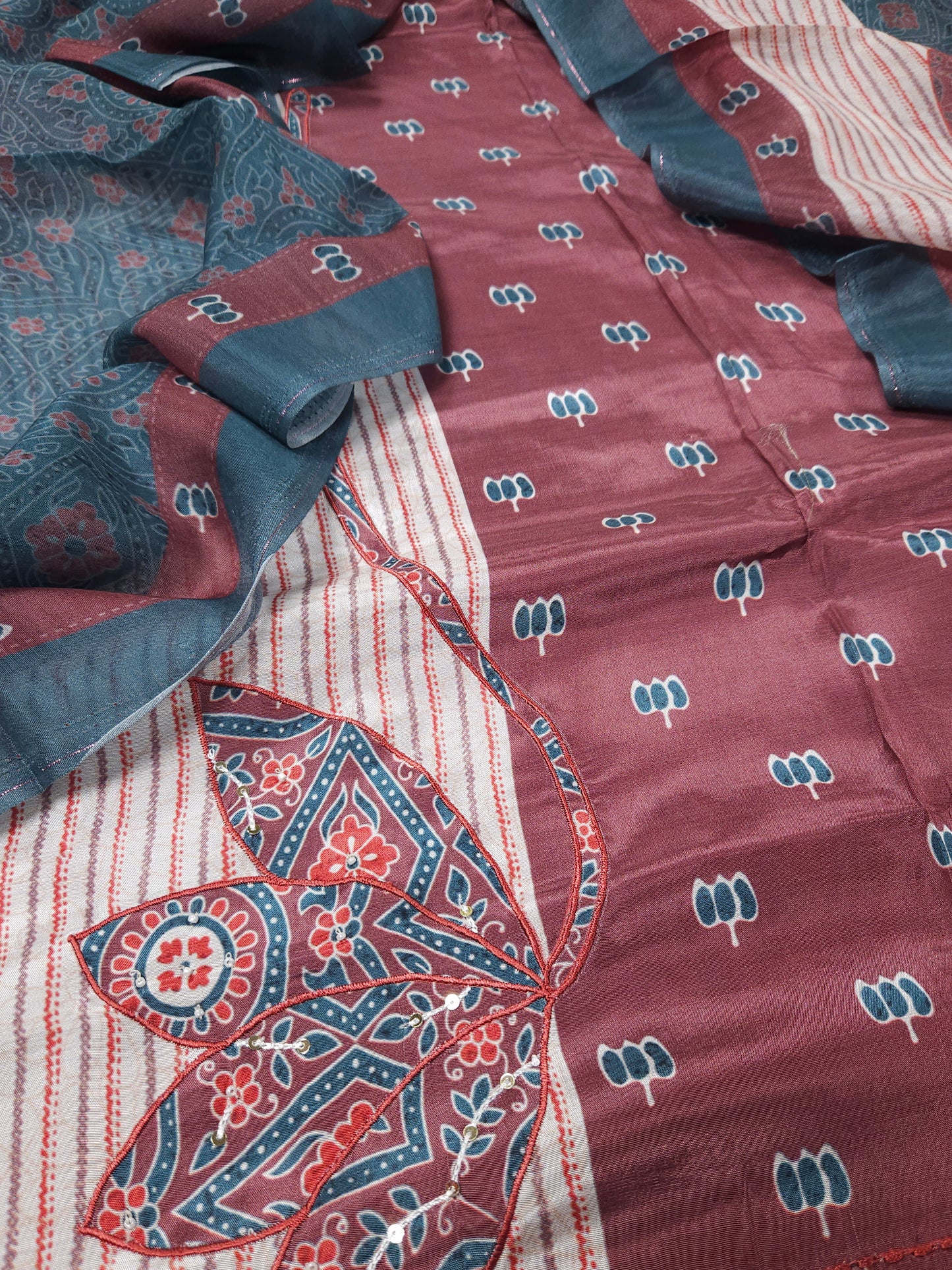 Wine Royale Printed Cotton Suit Set Fabric with Cotton Muslin Dupatta (3-Piece)
